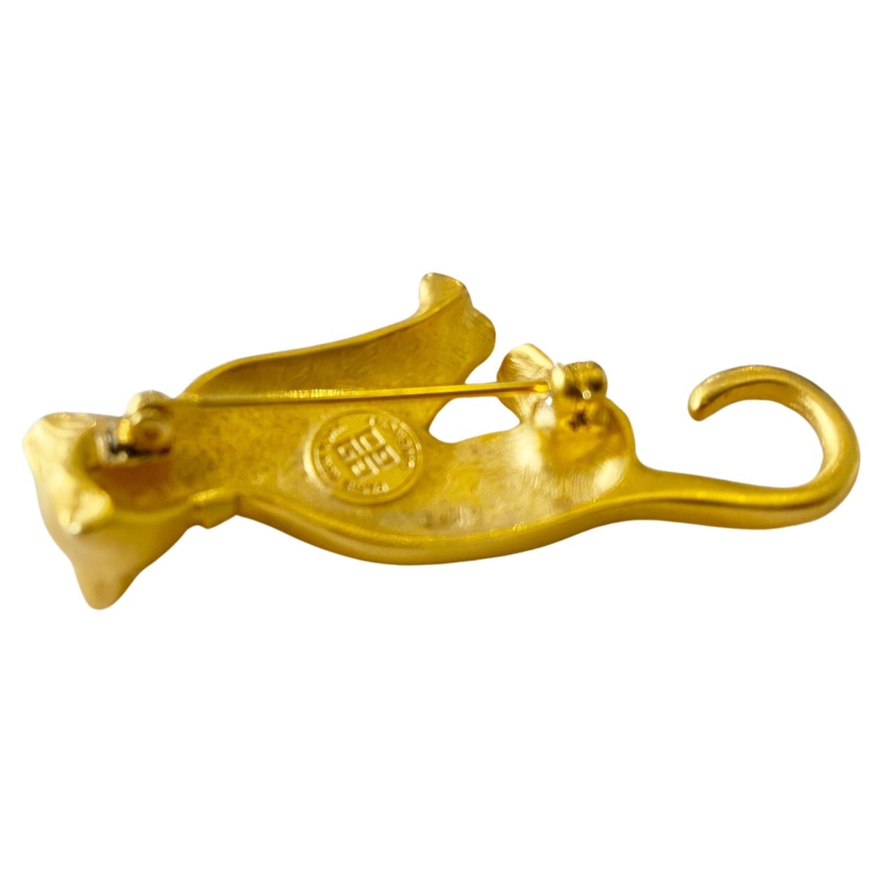 1980s Givenchy Gold Tone Satin Metal Cat Brooch - style - CHNGR