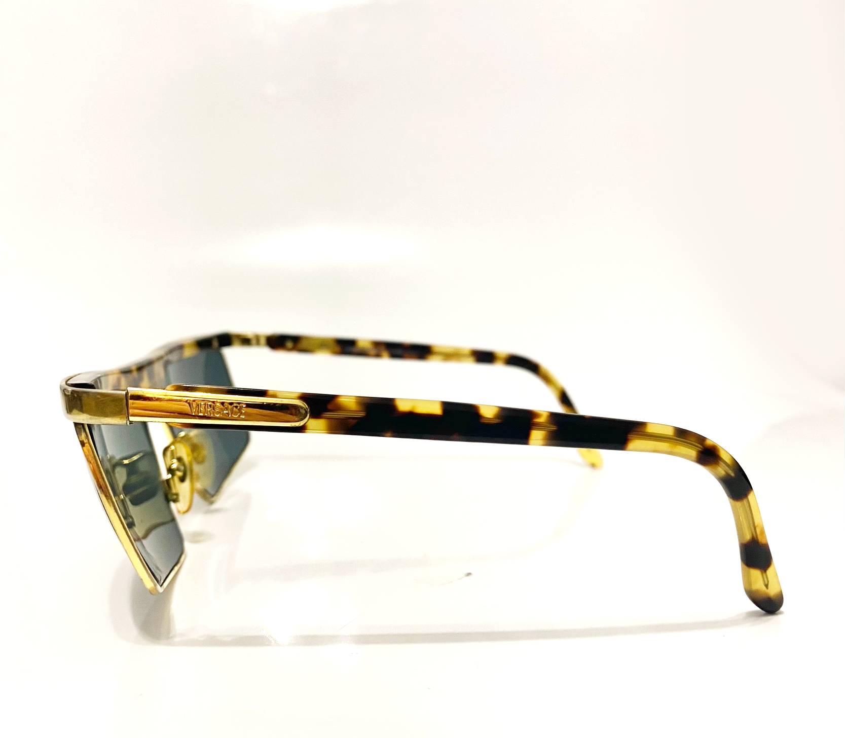 1990s Versace Gold Metal Tortoiseshell Sunglasses - style - CHNGR