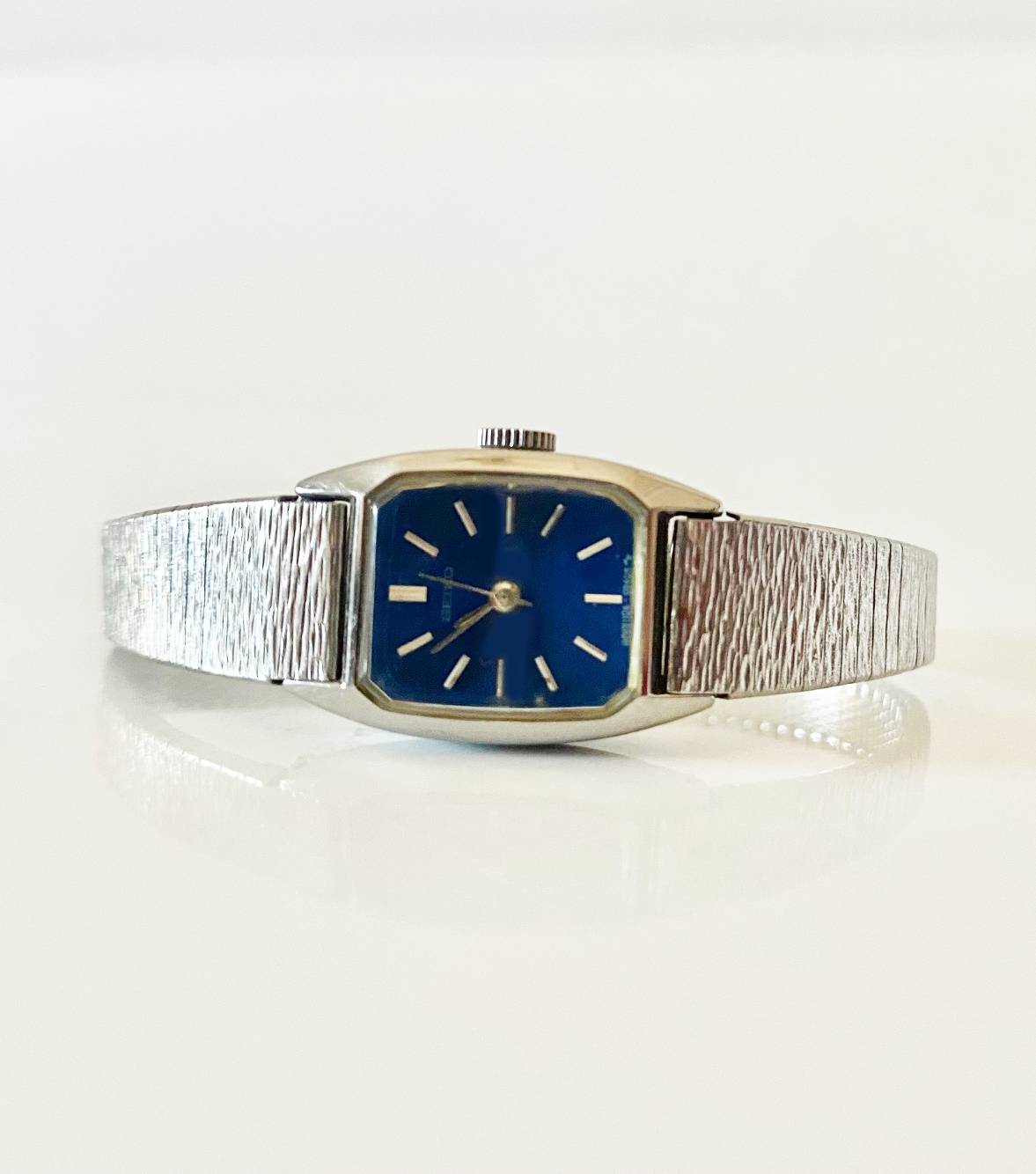 1970s Seiko Stainless Steel Blue Dial Jewel Watch - style - CHNGR