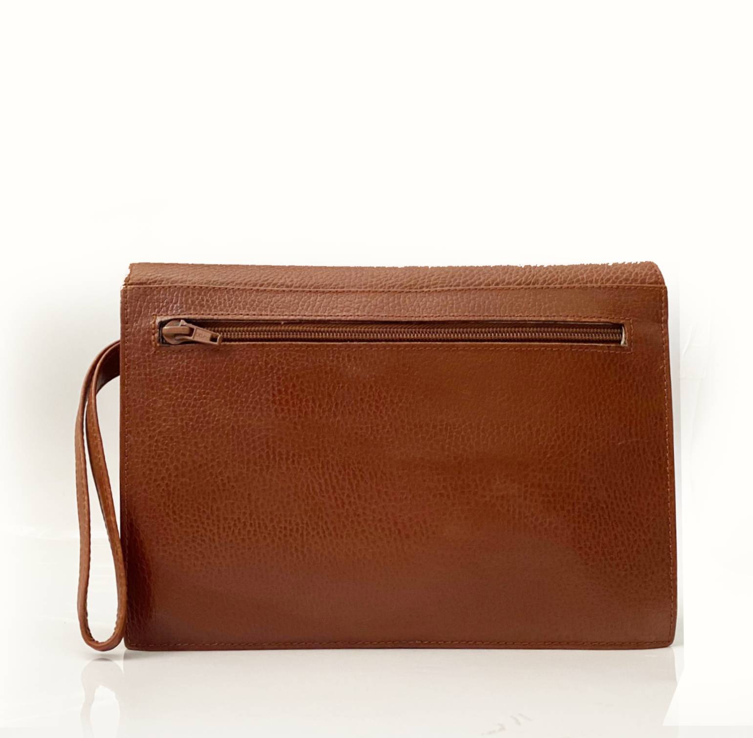 1980s BURBERRY'S BROWN LEATHER WRIST ENVELOPE BAG - style - CHNGR