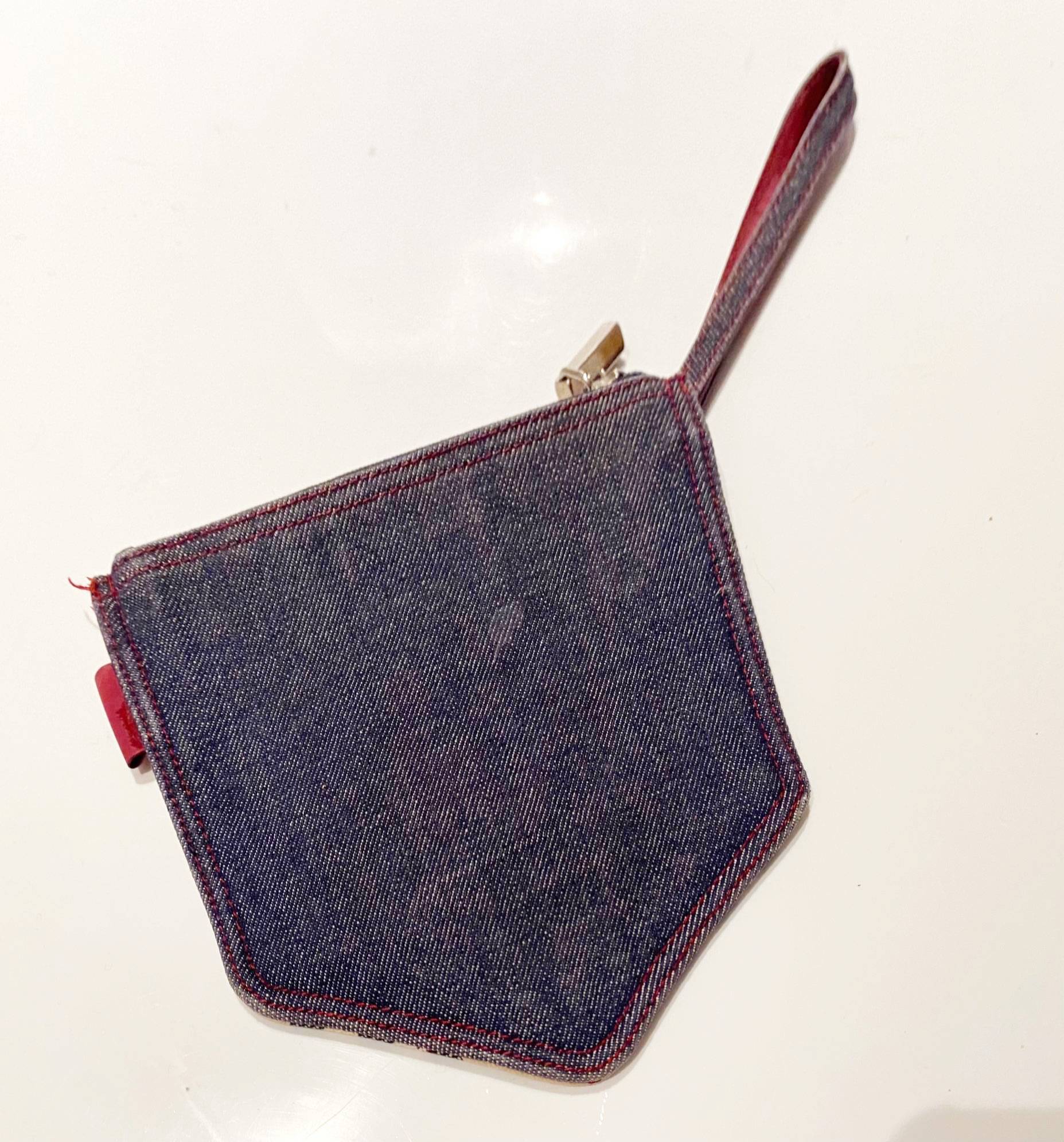 1990s Burberry Pocket Shaped Wristlet Pouch - style - CHNGR